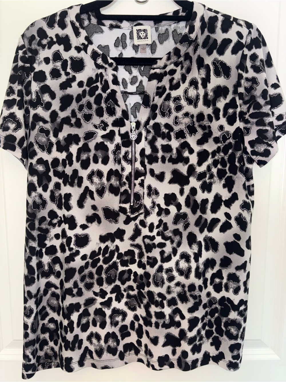 Anne Klein Black & White Leopard Zip-Front Short Sleeve Top